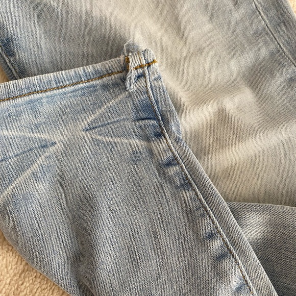 Good American Jeans - Picture 4 of 9